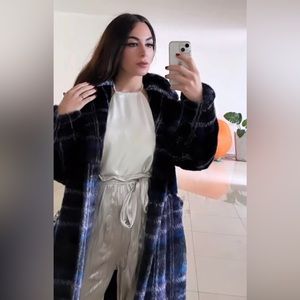 Meet your Posher, Daniela